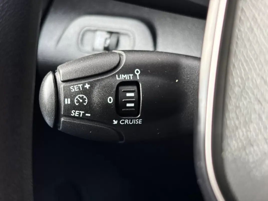 Peugeot PARTNER 1.6 BLUEHDI 3 LUGARES 2019 - 13900 EUR, 97000 km - AUTO.MOTO.pt - 97000km - foto 18 de 34