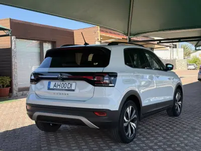 Volkswagen T-Cross 2021 - 18800 EUR, 60157 km - AUTO.MOTO.pt - 60157km - foto 6 de 20