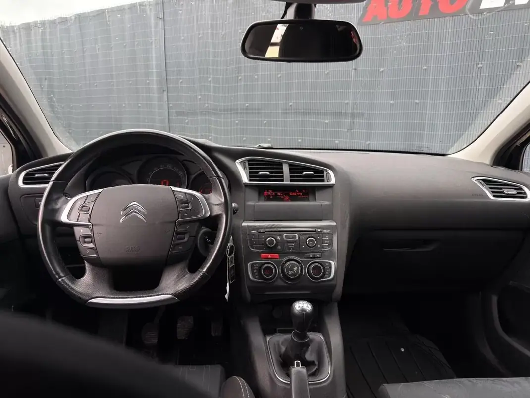 Citroën C4 2011 - 8750 EUR, 165000 km - AUTO.MOTO.pt - 165000km - foto 7 de 14
