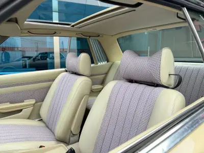 Mercedes-Benz SLC 180 1977 - 29900 EUR, 84000 km - AUTO.MOTO.pt - 84000km - foto 8 de 12