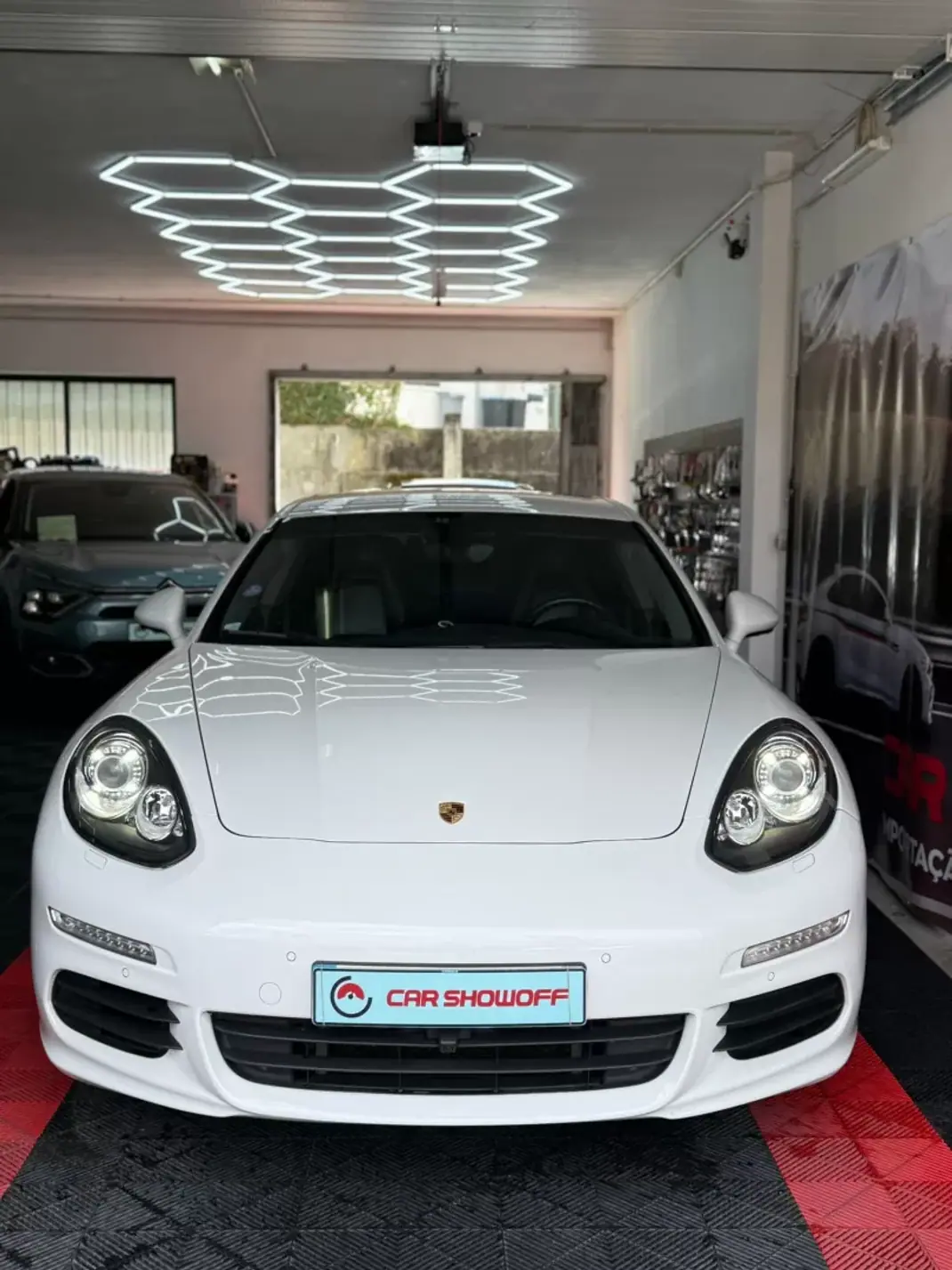 Porsche Panamera 2015 - 39900 EUR, 186000 km - AUTO.MOTO.pt - 186000km - foto 1 de 17