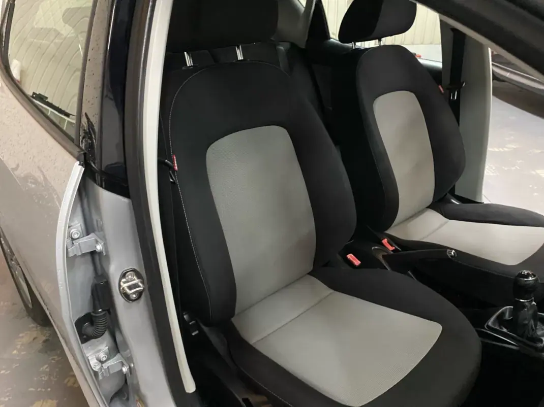 SEAT Ibiza 2014 - 5750 EUR, 290400 km - AUTO.MOTO.pt - 290400km - foto 16 de 19