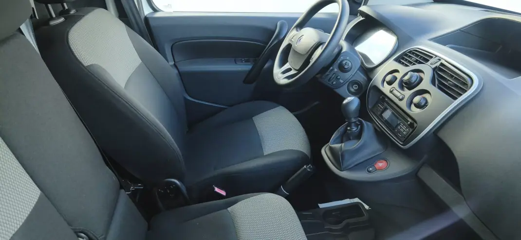 Renault EXPRESS 1.5 DCI BLUE 95 CONFORT 2021 - 13990 EUR, 121868 km - AUTO.MOTO.pt - 121868km - foto 4 de 4