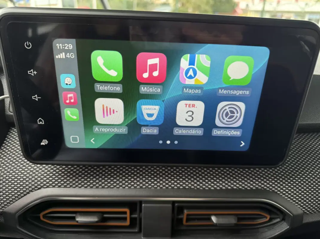 Dacia Sandero 2022 - 15600 EUR, 27510 km - AUTO.MOTO.pt - 27510km - foto 10 de 19