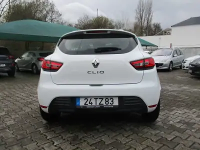 Renault Clio 2017 - 11990 EUR, 81000 km - 81000km - foto 7 de 24