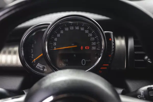 MINI Cooper 2015 - 14500 EUR, 211994 km - AUTO.MOTO.pt - 211994km - foto 17 de 31