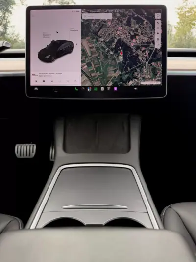Tesla Model 3 2021 - 29900 EUR, 128000 km - 128000km - foto 7 de 26