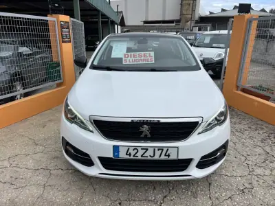 Peugeot 308 2019 - 12750 EUR, 142695 km - AUTO.MOTO.pt - 142695km - foto 5 de 19
