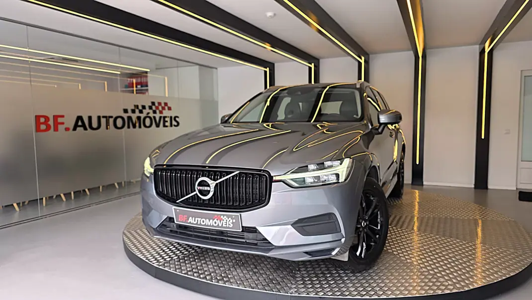 Volvo XC 60 2018 - 23500 EUR, 242396 km - AUTO.MOTO.pt - 242396km - foto 1 de 55