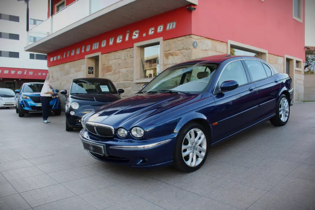 Jaguar X-Type 2003 - 9990 EUR, 128000 km - AUTO.MOTO.pt - 128000km - foto 1 de 31