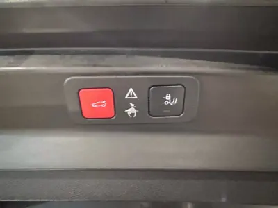 Peugeot 5008 2021 - 29900 EUR, 146000 km - AUTO.MOTO.pt - 146000km - foto 25 de 60