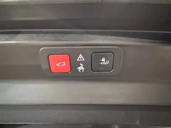 Peugeot 5008 2021 - 29900 EUR, 146000 km - AUTO.MOTO.pt - 146000km - foto 25 de 60