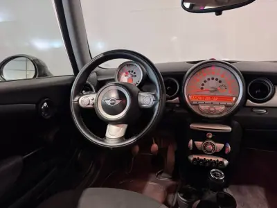 MINI 3 Portas 2010 - 8900 EUR, 211000 km - AUTO.MOTO.pt - 211000km - foto 4 de 33