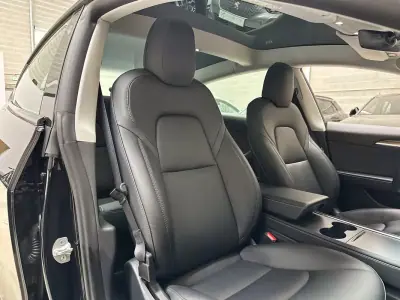 Tesla Model 3 2021 - 26450 EUR, 64959 km - AUTO.MOTO.pt - 64959km - foto 11 de 53