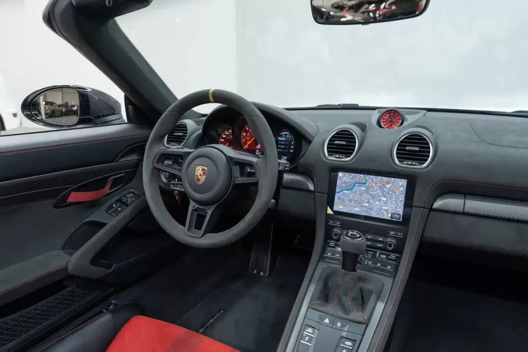 Porsche 718 Spyder 2025 - 214950 EUR, 6478 km - 6478km - foto 28 de 53