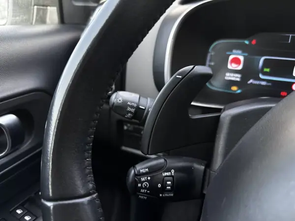 Citroën C5 Aircross 2019 - 10990 EUR, 222000 km - AUTO.MOTO.pt - 222000km - foto 23 de 37