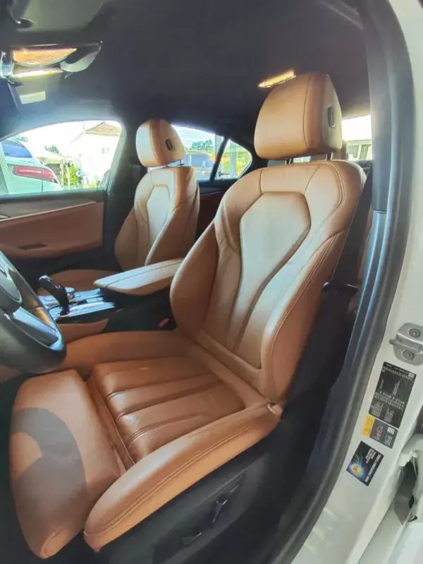 BMW 530e 2019 - 31500 EUR, 46900 km - AUTO.MOTO.pt - 46900km - foto 26 de 39