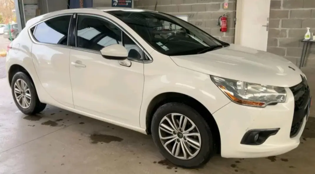 Citroën DS4 2014 - 8900 EUR, 118142 km - AUTO.MOTO.pt - 118142km - foto 5 de 11