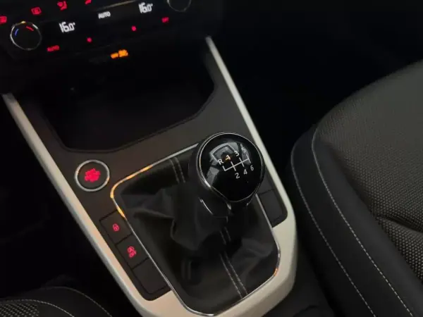 SEAT Arona 2020 - 15490 EUR, 59460 km - AUTO.MOTO.pt - 59460km - foto 31 de 39