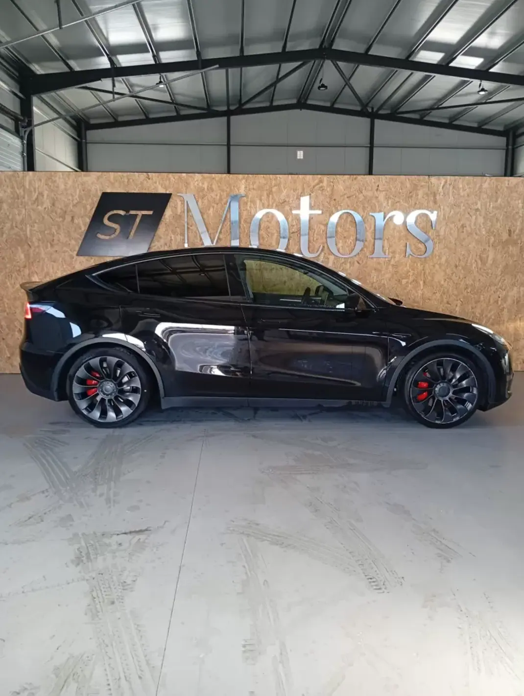 Tesla Model Y 2022 - 37500 EUR, 92000 km - AUTO.MOTO.pt - 92000km - foto 8 de 20