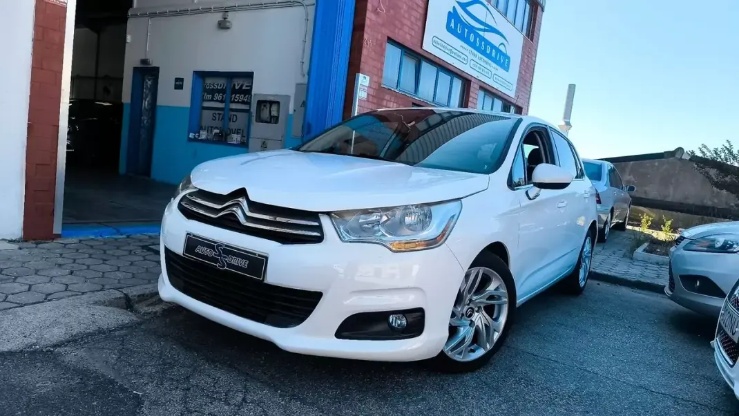 Citroën C4 2011 - 8900 EUR, 160000 km - AUTO.MOTO.pt - 160000km - foto 1 de 18