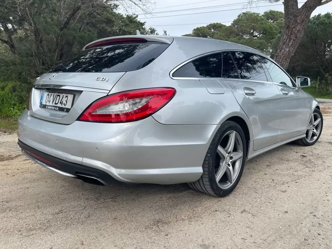 Mercedes-Benz CLS 350 2013 - 22990 EUR, 218000 km - AUTO.MOTO.pt - 218000km - foto 4 de 19