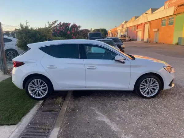 SEAT Leon 2021 - 19990 EUR, 108250 km - AUTO.MOTO.pt - 108250km - foto 4 de 26