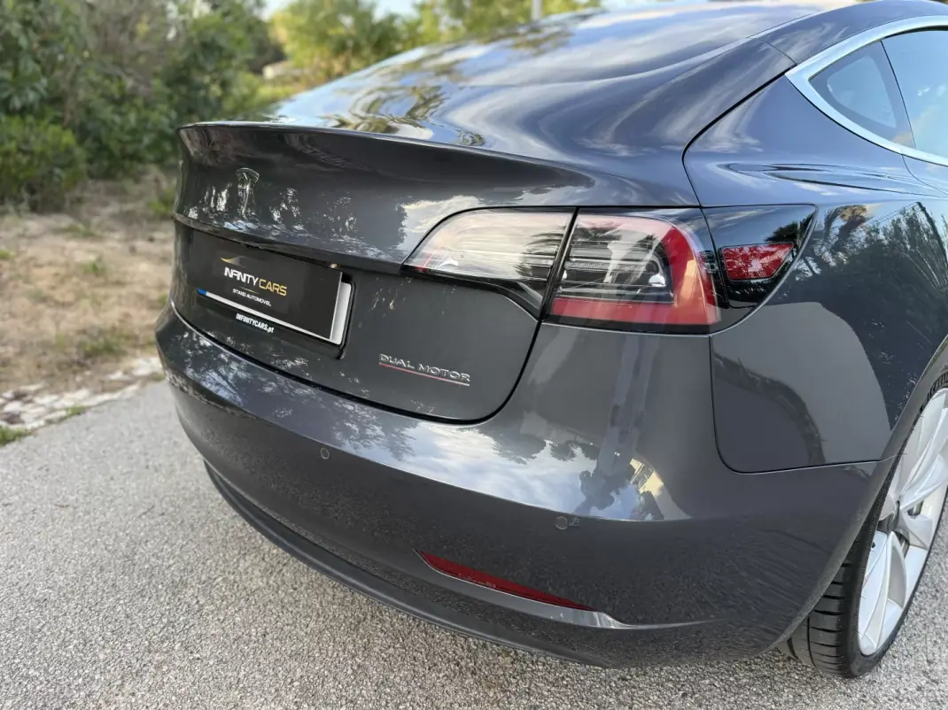 Tesla Model 3 2019 - 24999 EUR, 60000 km - AUTO.MOTO.pt - 60000km - foto 11 de 17