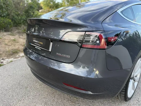 Tesla Model 3 2019 - 24999 EUR, 60000 km - AUTO.MOTO.pt - 60000km - foto 11 de 17
