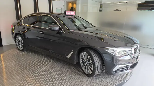 BMW 530 2017 - 21900 EUR, 230206 km - AUTO.MOTO.pt - 230206km - foto 18 de 58
