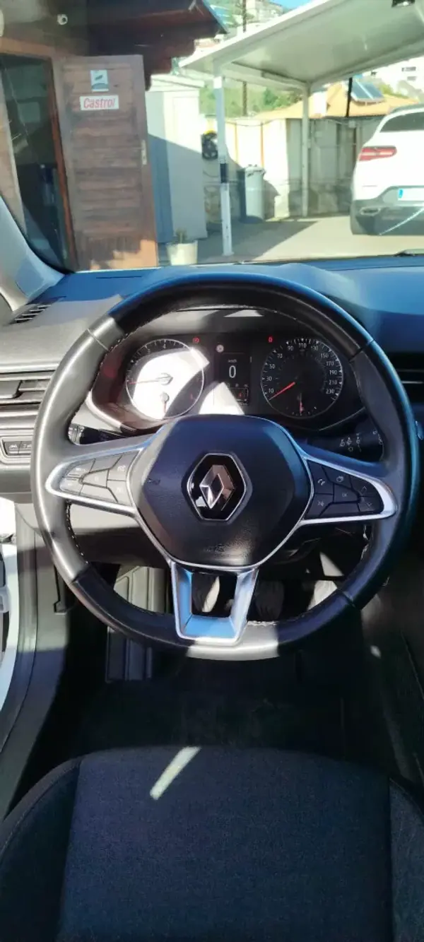 Renault Clio 2020 - 13750 EUR, 126000 km - AUTO.MOTO.pt - 126000km - foto 10 de 12