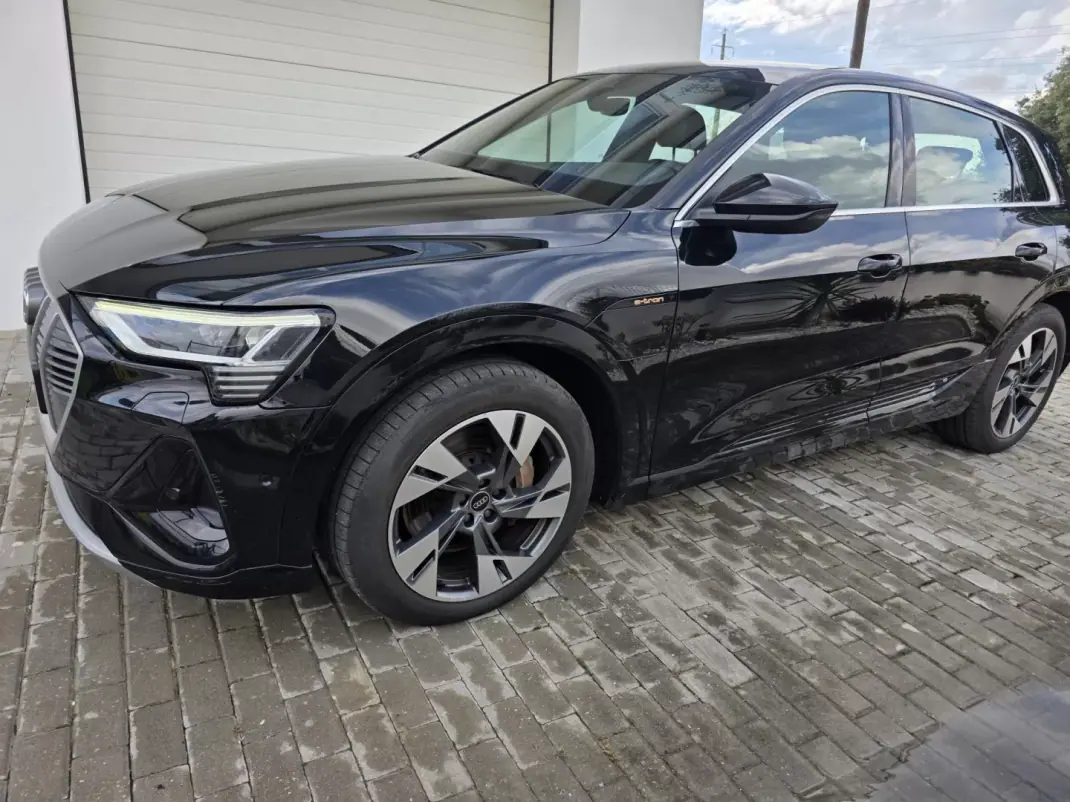 Audi e-tron 2022 - 31750 EUR, 115000 km - AUTO.MOTO.pt - 115000km - foto 20 de 73