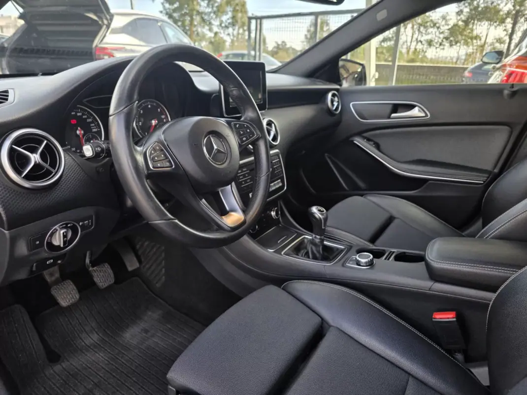 Mercedes-Benz A 180 2016 - 15990 EUR, 163000 km - AUTO.MOTO.pt - 163000km - foto 15 de 31