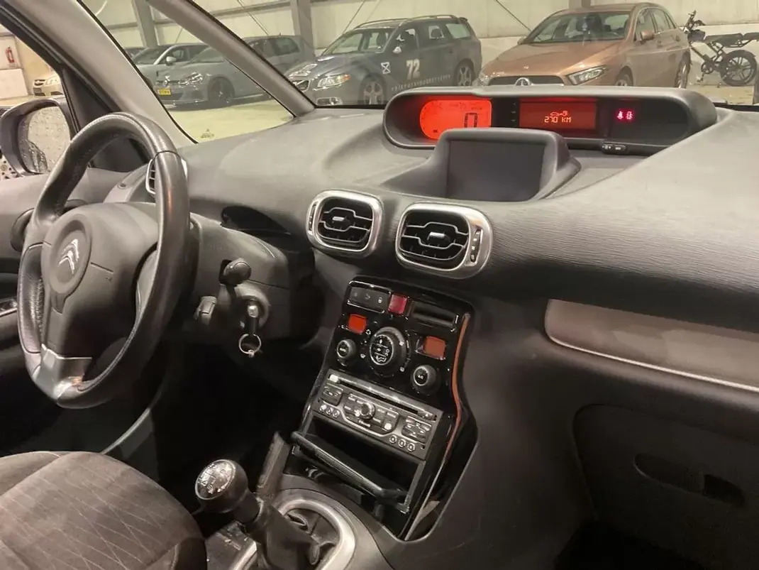 Citroën C3 Picasso 2016 - 7450 EUR, 93298 km - AUTO.MOTO.pt - 93298km - foto 10 de 14