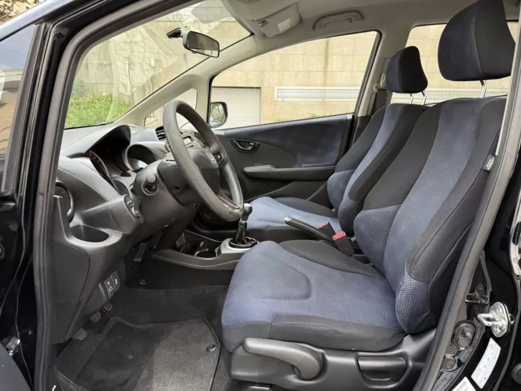 Honda Jazz 2013 - 8950 EUR, 139000 km - AUTO.MOTO.pt - 139000km - foto 10 de 15