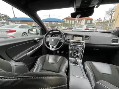 Volvo S60 2015 - 11950 EUR, 225000 km - AUTO.MOTO.pt - 225000km - foto 11 de 53