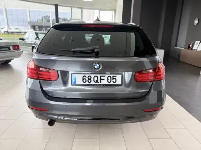 BMW 318 2015 - 13250 EUR, 255290 km - AUTO.MOTO.pt - 255290km - foto 25 de 27