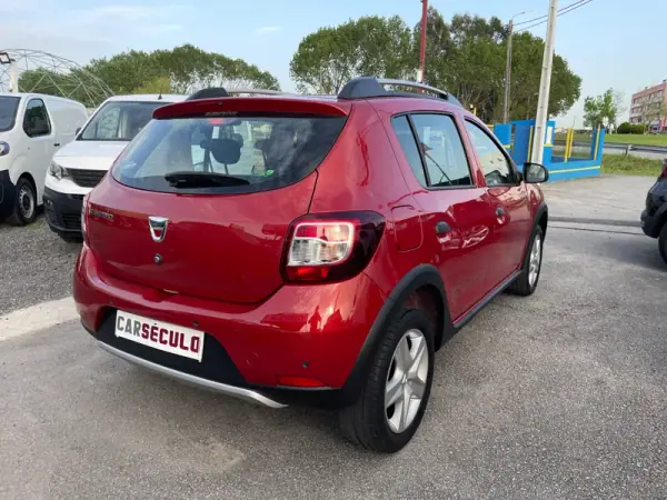 Dacia Sandero 2014 - 10950 EUR, 94953 km - AUTO.MOTO.pt - 94953km - foto 6 de 23