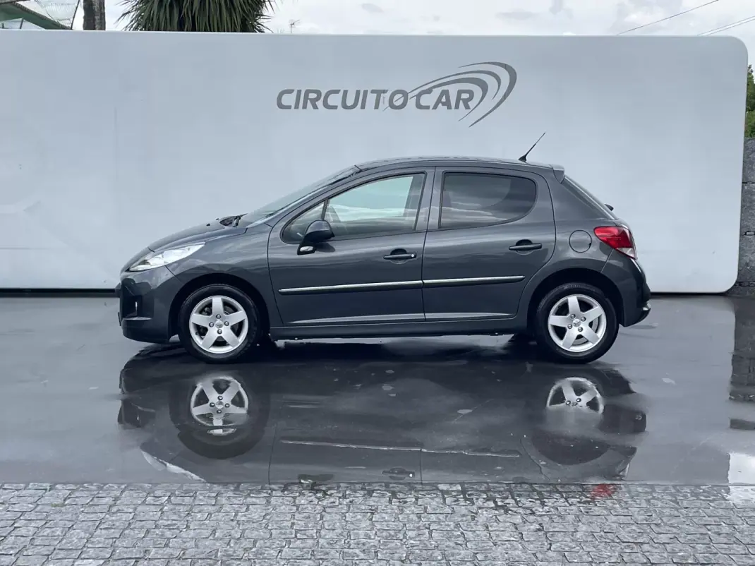 Peugeot 207 2011 - 5450 EUR, 211655 km - AUTO.MOTO.pt - 211655km - foto 6 de 24