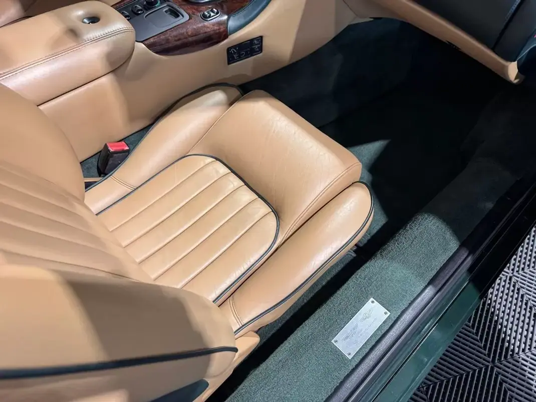 Aston Martin DB7 Vantage Coupé 1997 - 57500 EUR, 41000 km - 41000km - foto 43 de 60