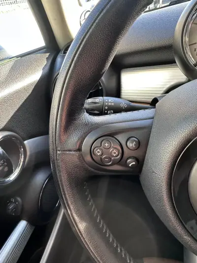 MINI Cooper 2012 - 10500 EUR, 210000 km - AUTO.MOTO.pt - 210000km - foto 23 de 40