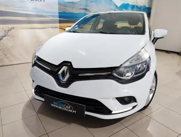 Renault Clio 2017 - 9950 EUR, 94000 km - AUTO.MOTO.pt - 94000km - foto 3 de 22