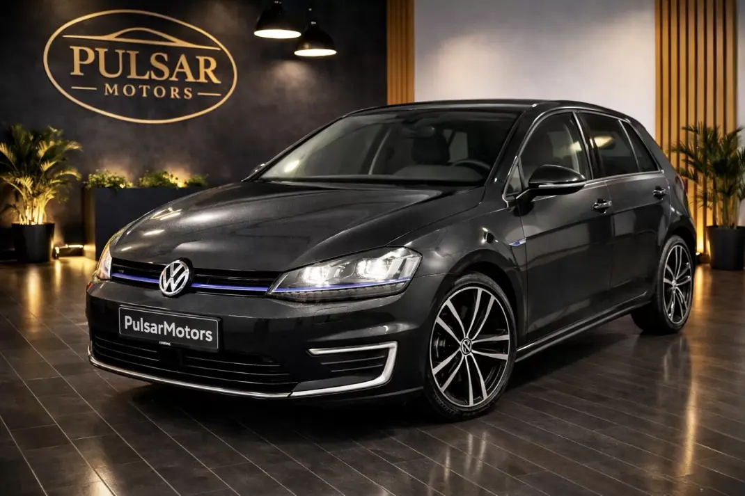 Volkswagen Golf 2016 - 17900 EUR, 146745 km - AUTO.MOTO.pt - 146745km - foto 1 de 8