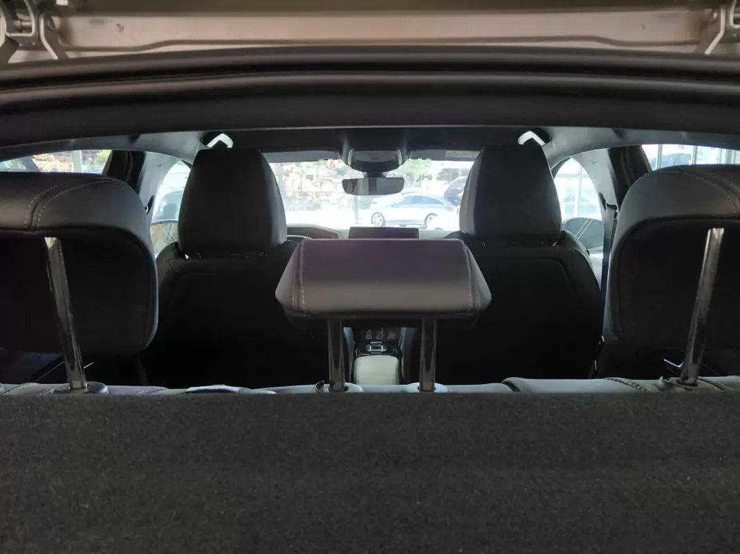 Peugeot e-208 2020 - 17900 EUR, 119000 km - 119000km - foto 7 de 25