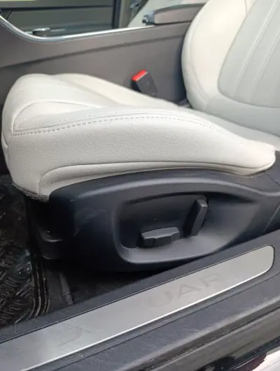 Jaguar XF 2017 - 19900 EUR, 173000 km - AUTO.MOTO.pt - 173000km - foto 18 de 19