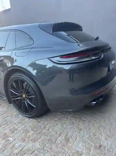 Porsche Panamera Sport Turismo 2022 - 87500 EUR, 70250 km - AUTO.MOTO.pt - 70250km - foto 11 de 13
