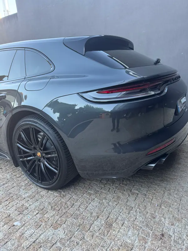 Porsche Panamera Sport Turismo 2022 - 87500 EUR, 70250 km - AUTO.MOTO.pt - 70250km - foto 11 de 13