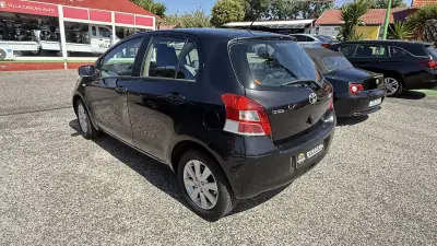 Toyota Yaris 2010 - 8700 EUR, 69707 km - AUTO.MOTO.pt - 69707km - foto 11 de 35