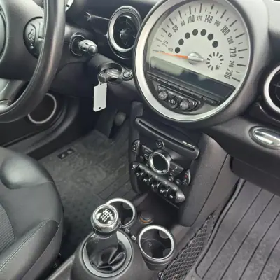 MINI 3 Portas 2011 - 11850 EUR, 158400 km - AUTO.MOTO.pt - 158400km - foto 21 de 24