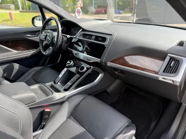 Jaguar I-Pace 2018 - 24900 EUR, 74650 km - AUTO.MOTO.pt - 74650km - foto 9 de 14